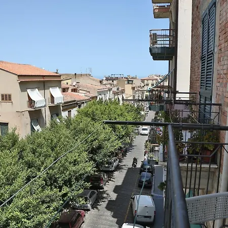 Sunny Flat - Self Apartment