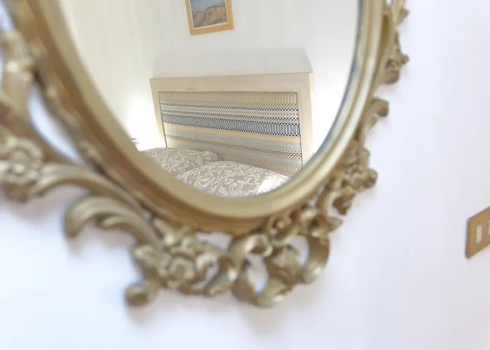 Sunny Flat - Self Apartment